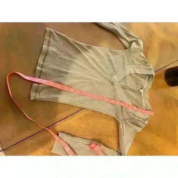 Free People intimately long sleeve shirt size XS v neck with stretch - Picture 7 of 8